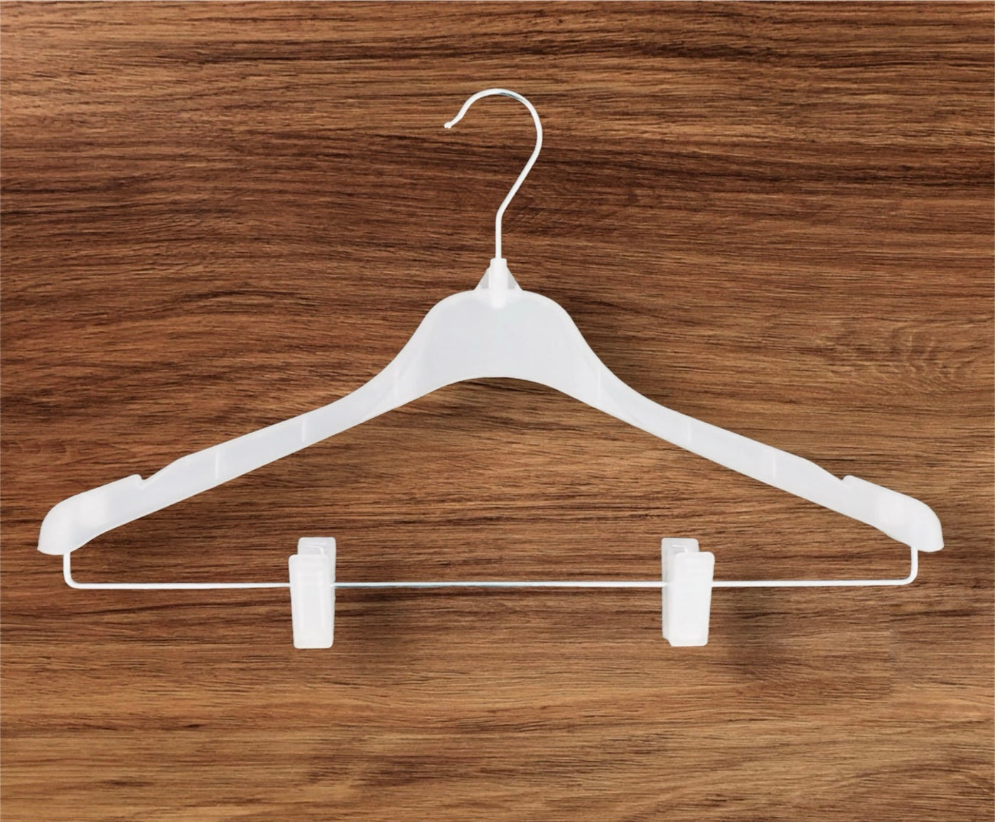 Linha KSJ - Cabide com Barra Metálica